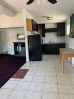 Room, 1 Queen Bed, Non Smoking, Kitchenette | Private kitchenette | Mini-fridge, microwave