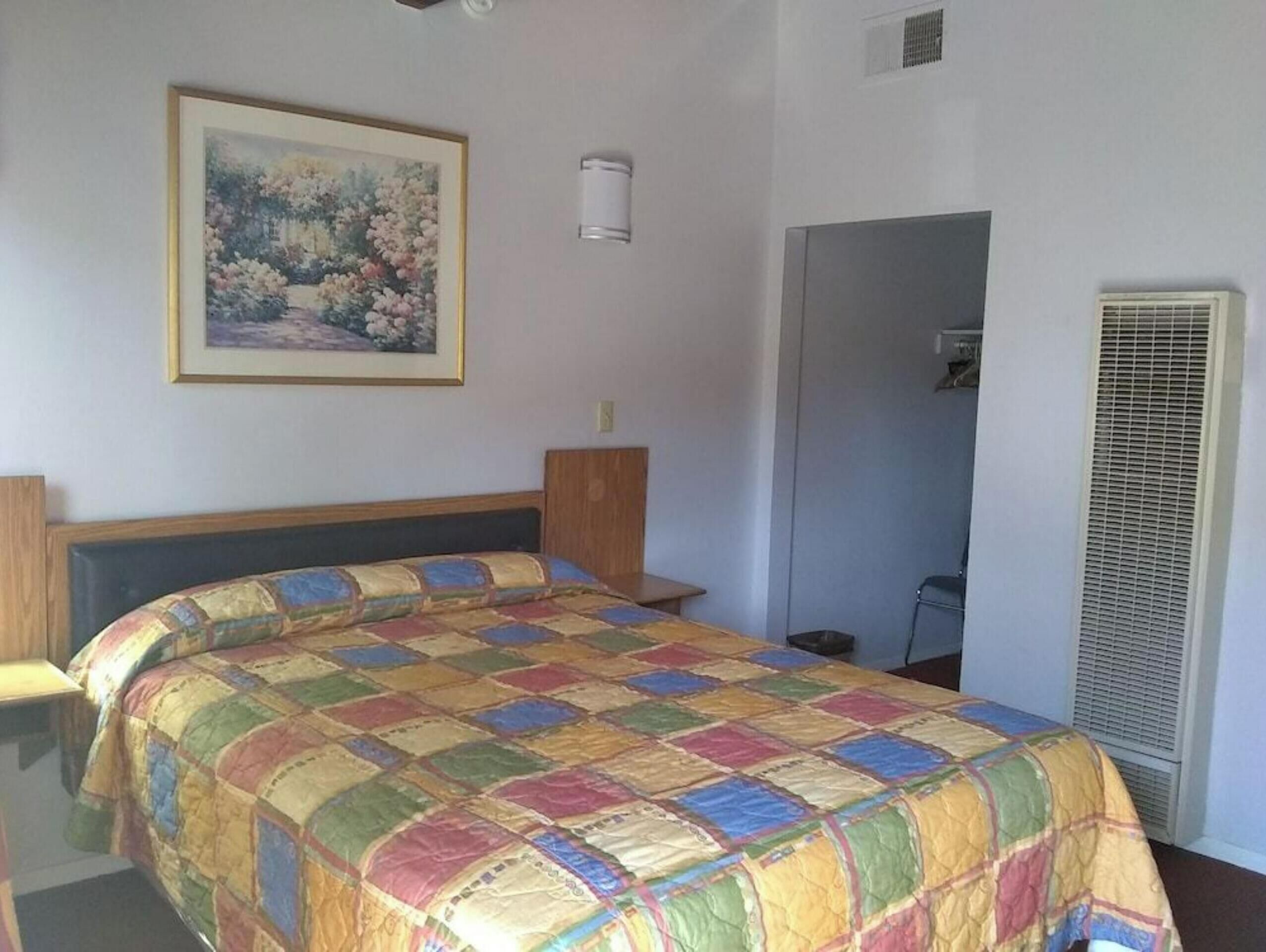 Skrivbord, gratis wi-fi och sängkläder