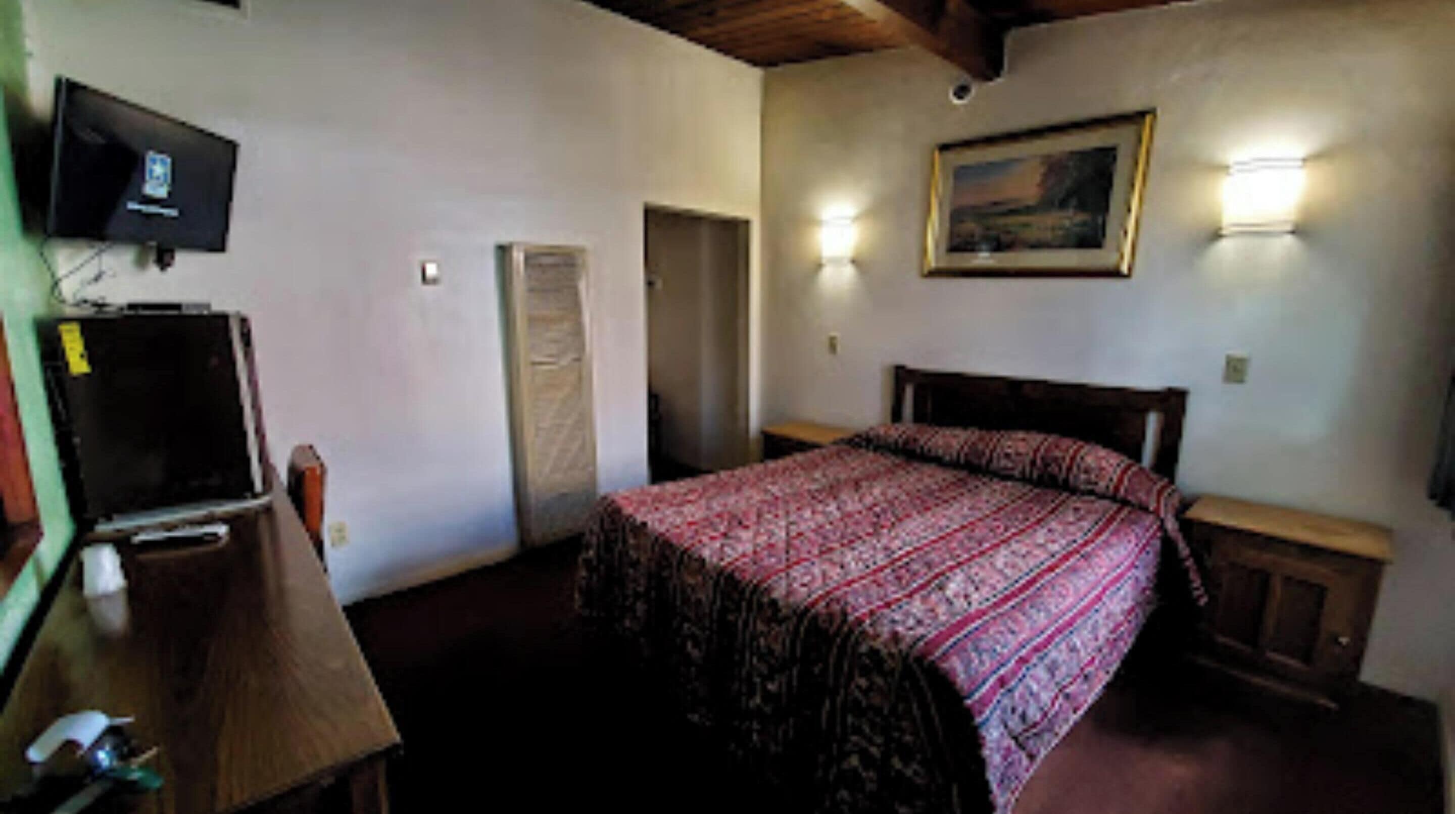 Room, 1 Queen Bed, Non Smoking, Kitchenette