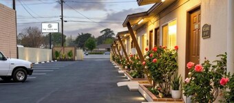 Santa Fe Motel Tehachapi by Hotel O