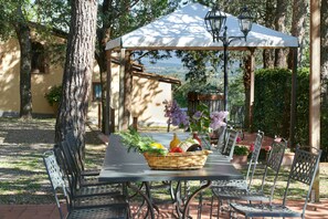 屋外ダイニングエリア