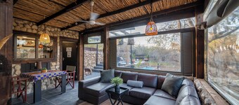 Foxy Crocodile Bush Lodge & Kruger Safari's - No Loadshedding