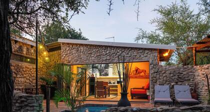 Foxy Crocodile Bush Lodge & Kruger Safaris
