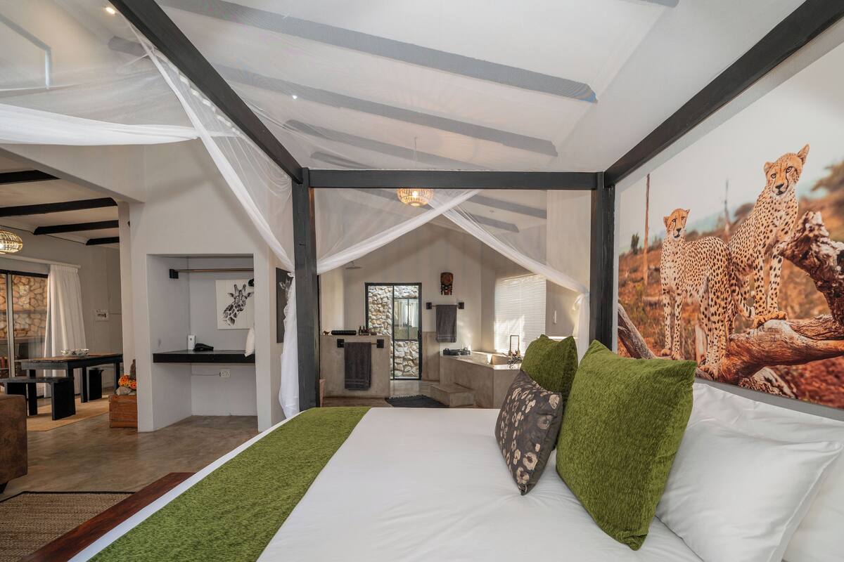Superior Villa | 1 phòng ngủ, bộ đồ giường cao cấp, màn/rèm cản sáng 