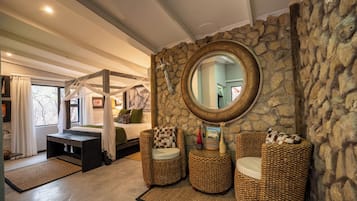 Deluxe Villa | Living area | 60-inch flat-screen TV with premium channels, TV