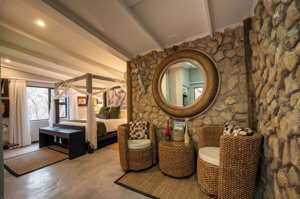 Deluxe Villa | Living area | 60-inch flat-screen TV with premium channels, TV