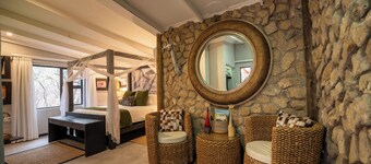 Foxy Crocodile Bush Lodge & Kruger Safari's - No Loadshedding