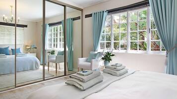 3 bedrooms, premium bedding, in-room safe, desk