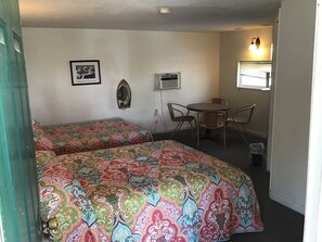 Iron/ironing board, free WiFi, wheelchair access - Andrew's Lakeside Resort (Monticello)