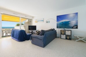 Smart TV, video games, books, stereo - Appart T3 for 6 people DRC, in front of the sea with private access direct beach (Mauguio)