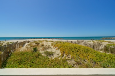 Appart T3 for 6 people DRC, in front of the sea with private access direct beach