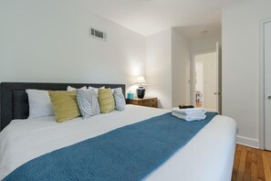 3 bedrooms, desk, iron/ironing board, travel crib