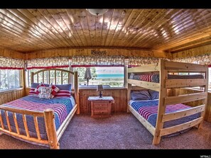 5 slaapkamers, reisbedje, gratis wifi, beddengoed