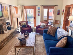 Smart TV, fireplace, DVD player - Breckenridge Ski In Ski Out Condo, Great Views, Pool & Hot Tubs, Walk to Town (Breckenridge)