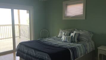 8 bedrooms, WiFi, bed sheets