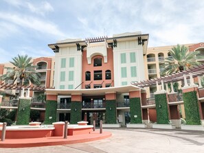 Exterior - Oceanfront Complex-Beautiful Condo-Ground Floor With Walkout/Beach Service (Fort Walton Beach)