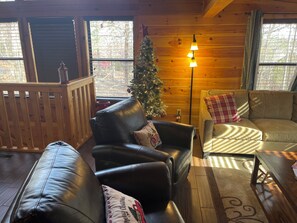 TV, fireplace - Beautifully remodeled one bedroom cabin. (Sevierville)