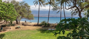 *Makani A Kai B9* Maui Condo Steps To The Sand!