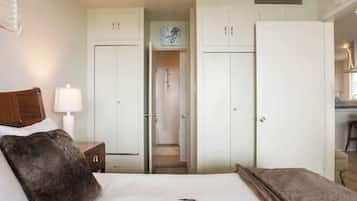 3 habitaciones, tabla de planchar con plancha, wifi y ropa de cama