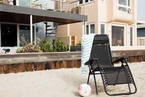 Property grounds - Beach & Oceanfront Oasis  (Long Beach)