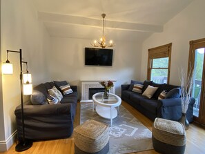 Apartment, 3 Bedrooms | Living area