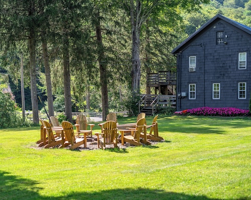 Catskill Seasons Inn