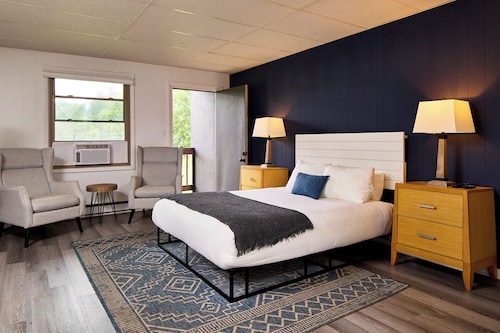 Catskill Seasons Inn