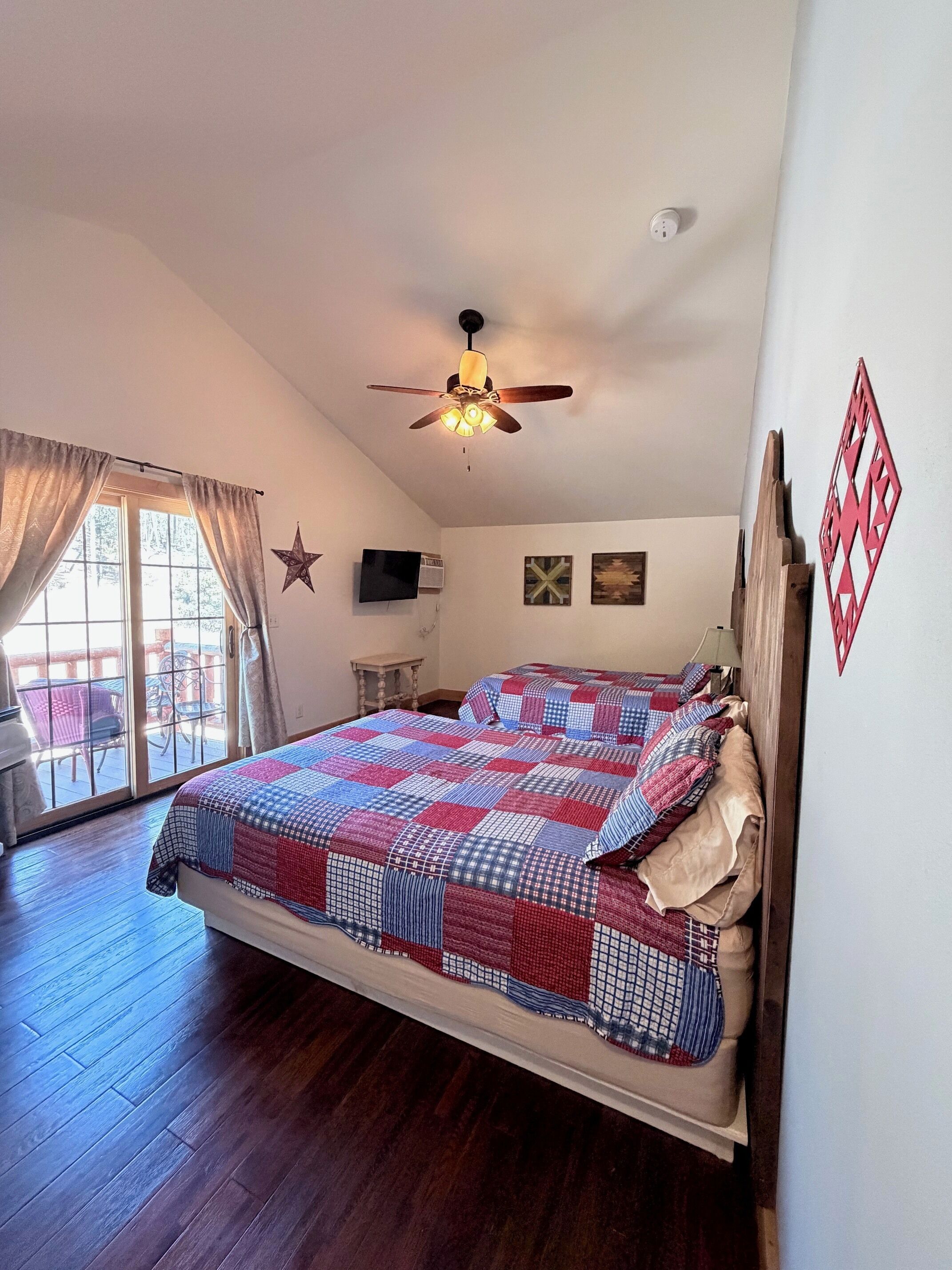 6 chambres, Wi-Fi gratuit, draps fournis