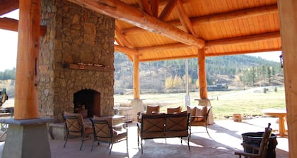 Hill City's Finest! Lodge par le sentier Mickelson