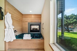 Suite Deluks | Kamar mandi | Perlengkapan kamar mandi ramah lingkungan dan pengering rambut