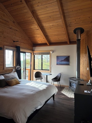 ห้องดีลักซ์ | Wi-Fi ฟรี, ผ้าปูที่นอน