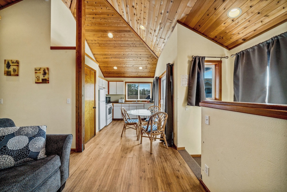 Inn at Manzanita by null