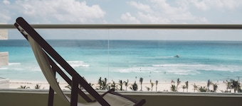 Hotel NYX Cancun All Inclusive