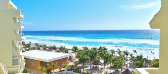 Hotel NYX Cancun All Inclusive