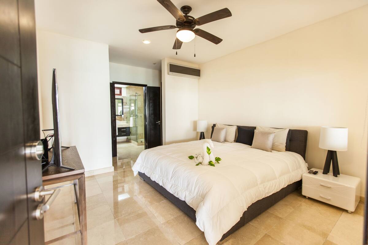 Deluxe Apartment, 3 Bedrooms, Balcony, Sea Facing | 1 bedroom, in-room safe, iron/ironing board, free WiFi