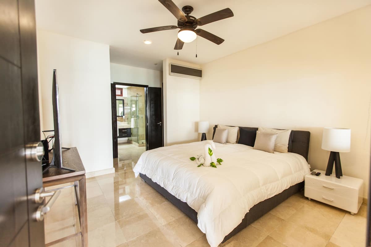 Deluxe Apartment, 3 Bedrooms, Balcony, Sea Facing | 1 bedroom, in-room safe, iron/ironing board, free WiFi