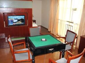 ห้องสวีท | ห้องนั่งเล่น | ทีวี