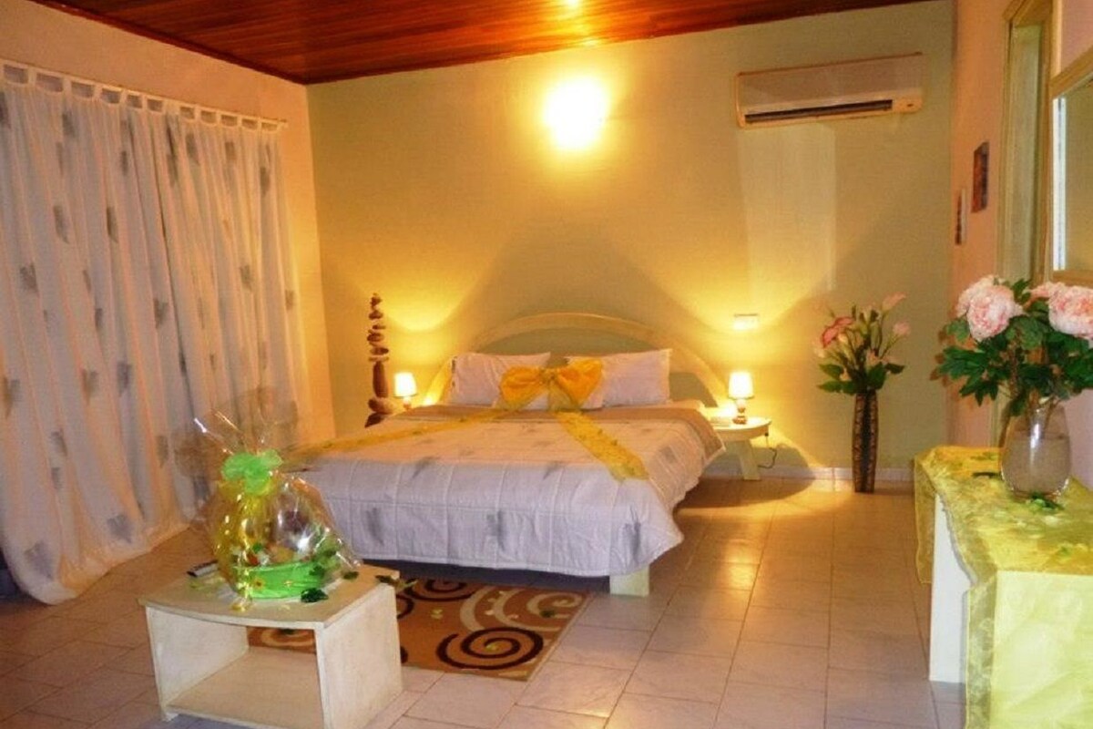 Desk, blackout curtains, rollaway beds, free WiFi