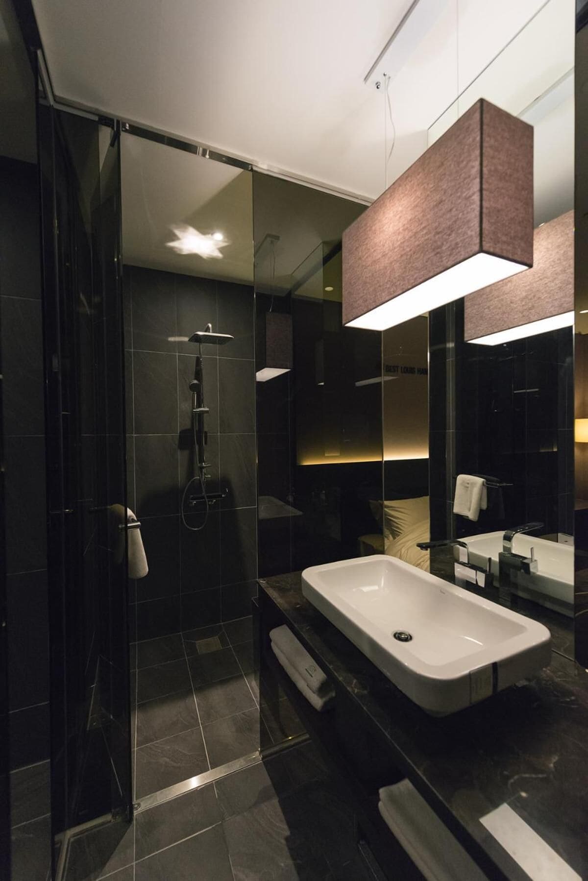 shower, rainfall showerhead, free toiletries, hair dryer