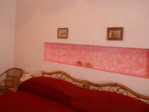3 Schlafzimmer, Bügeleisen/Bügelbrett