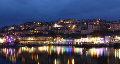 Lovely apartment located directly on the Quay overlooking Brixham Harbour
