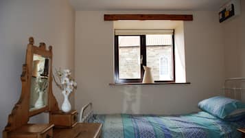 3 bedrooms, iron/ironing board, travel crib, WiFi
