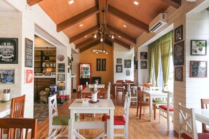 Restaurant - Bed and Bath Serviced Suites (Iloilo)