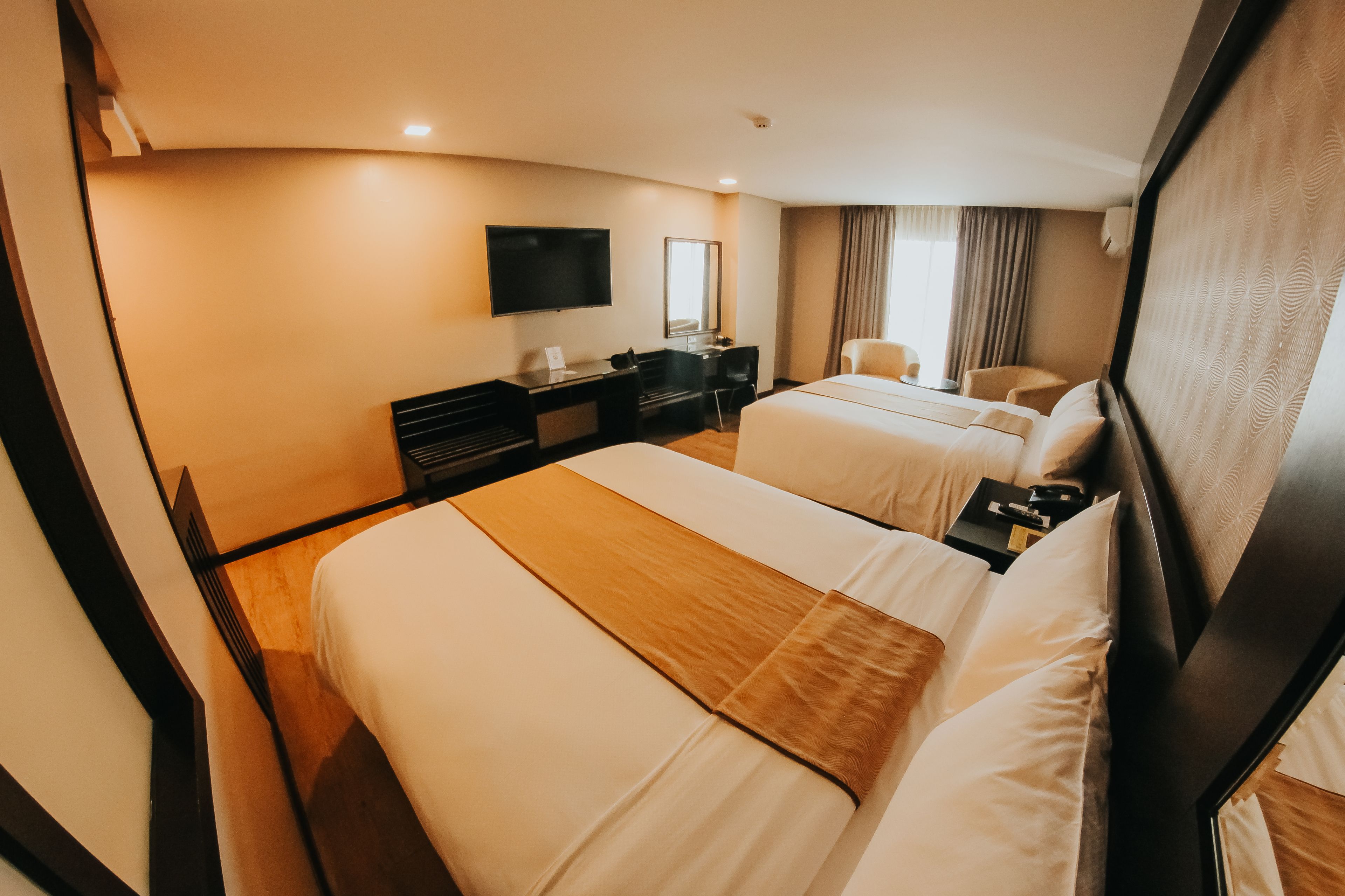 superior twin room (west wing) | room amenity