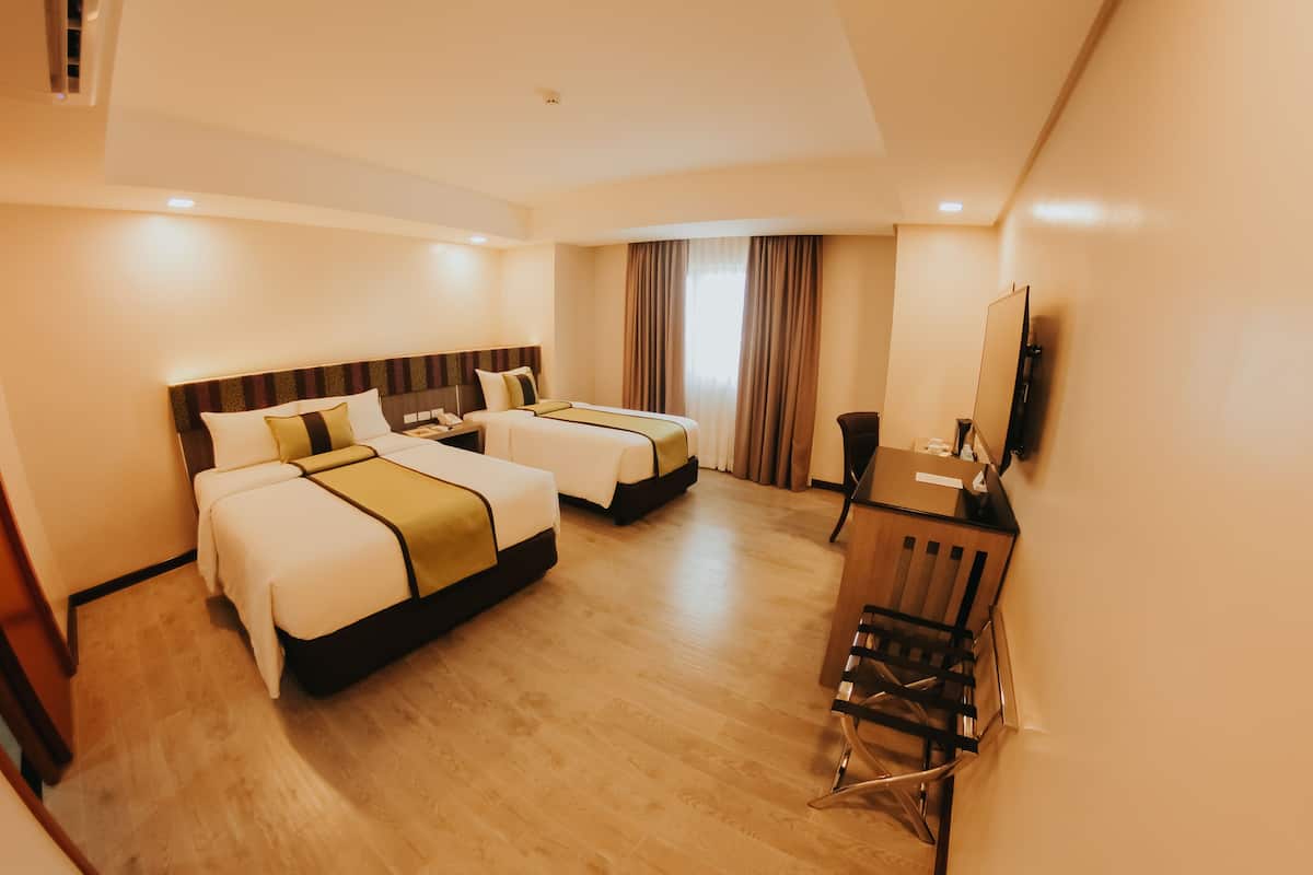 ビジネス ツインルーム (East Wing) | ミニバー、セーフティボックス (室内)、デスク、WiFi (無料)