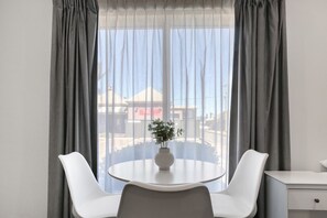 Deluxe Suite, Multiple Beds - Shellharbour Village Motel (Shellharbour)