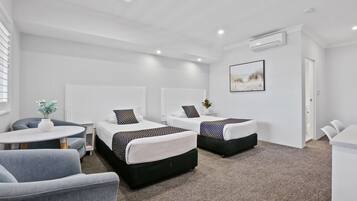 ๋๋ญ์ค ํธ์๋ฃธ, ์ฑ๊ธ์นจ๋ 2๊ฐ | 1 ๊ฐ์ ์นจ์ค, ๊ณ ๊ธ ์นจ๊ตฌ, ๋ฏธ๋๋ฐ, ์ฑ
์