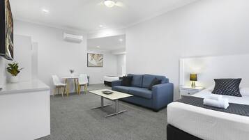 Deluxe Triple Room, Multiple Beds