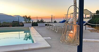 piscine et vue mer, à 5 minutes de Scopello et de la réserve du Zingaro