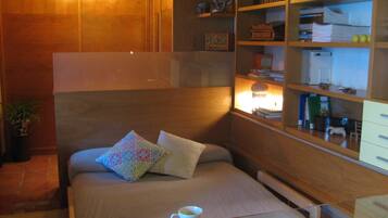 2 Schlafzimmer, Schreibtisch, Bügeleisen/Bügelbrett, kostenloses WLAN